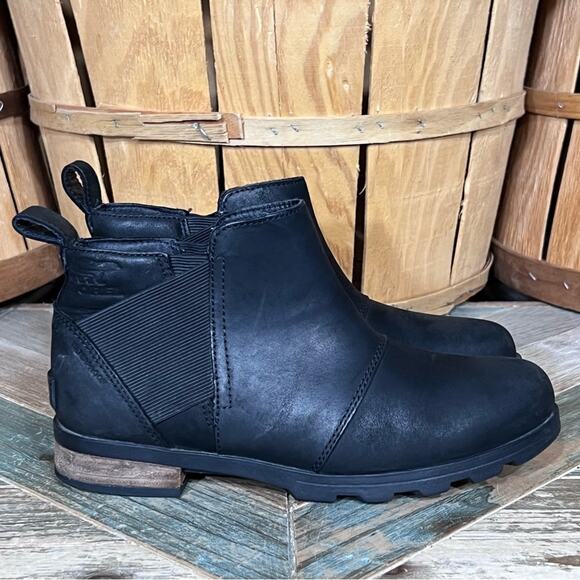 Sorel Emelie Chelsea Black Leather Waterproof Pull-On Ankle Boots Women Size 6.5 - Picture 1 of 12